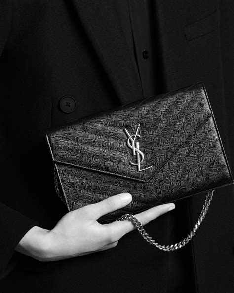 ysl monogram woc 2017價格|Bag Review: Yves Saint Laurent Monogram Wallet On Chain.